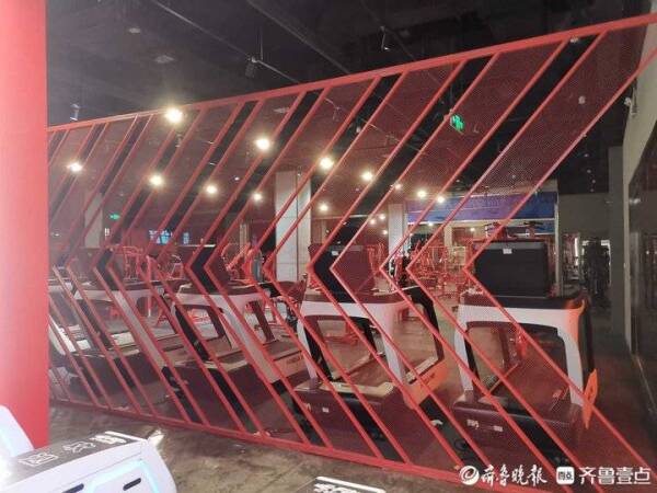 济南亿特健身世购店一到冬天就“闭店装修”，会员卡只能停不能退