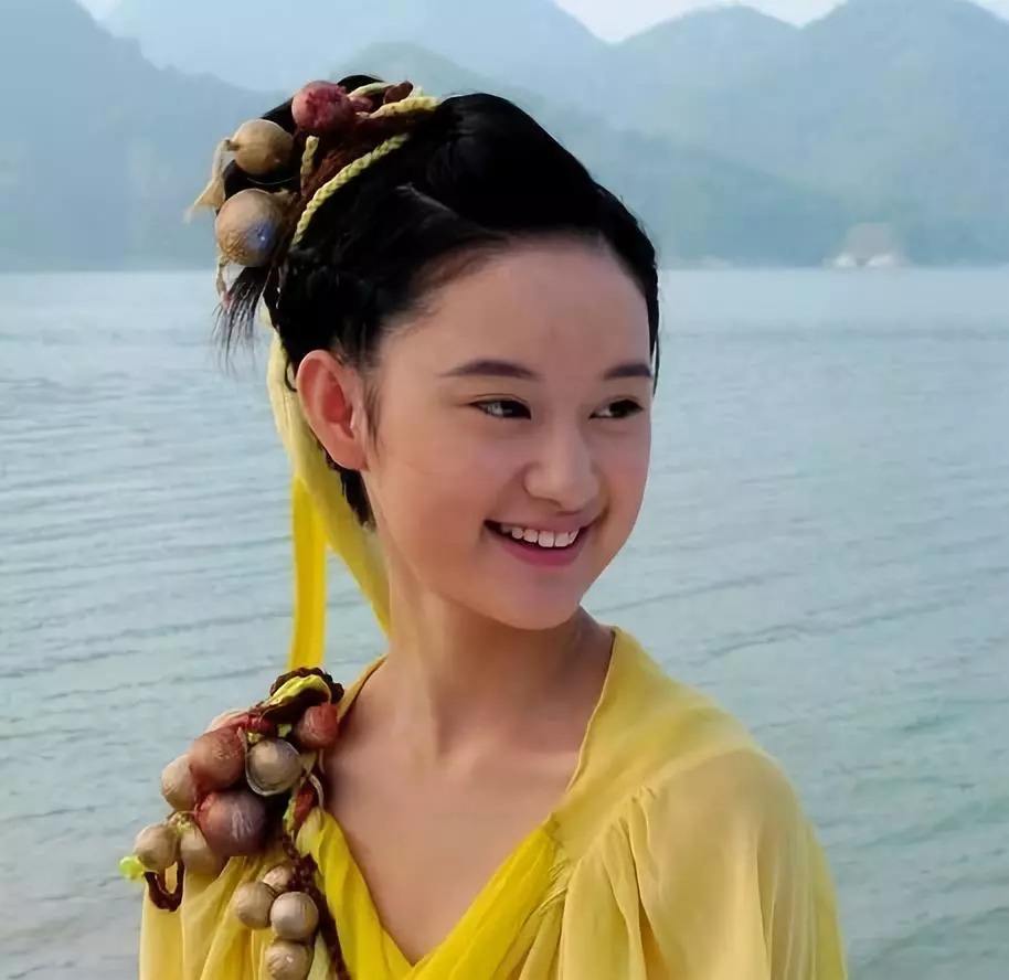 仙剑三花楹变美不敢认!搭档千玺演花魁,一身红衣风情万种似御姐