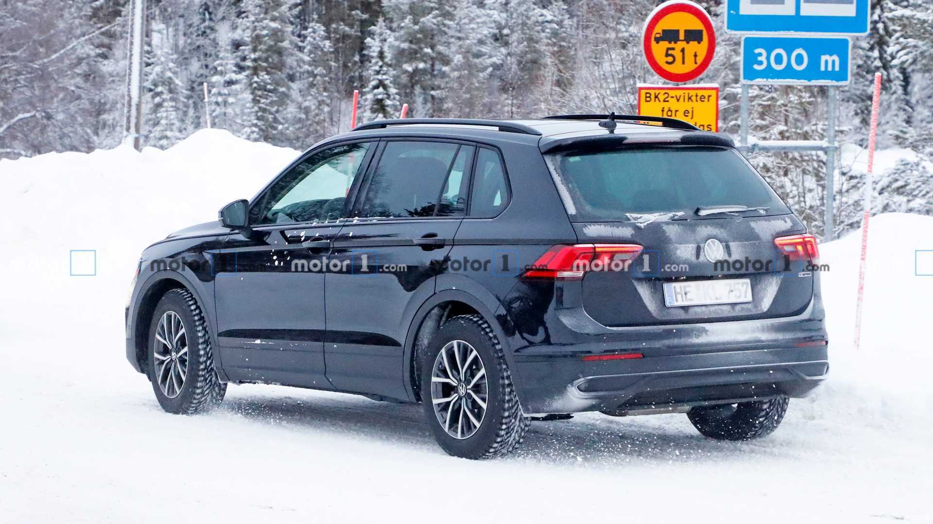 外媒报道,大众2021款途观谍照