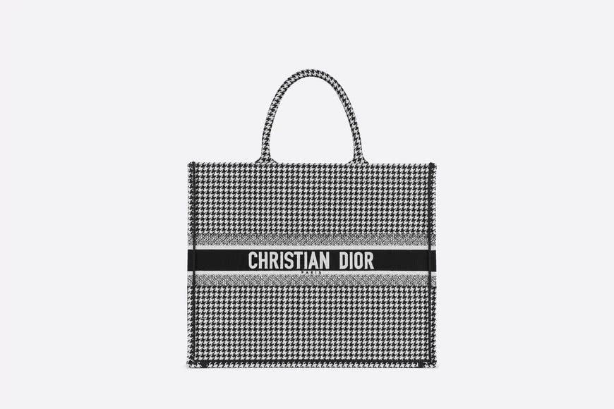 dior book tote刺绣帆布手袋,点缀白色和黑色千鸟纹图案刺绣.