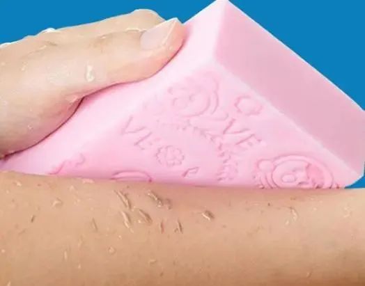 鸡皮肤搓破了怎么办(皮肤被鸡抓破了怎么办)