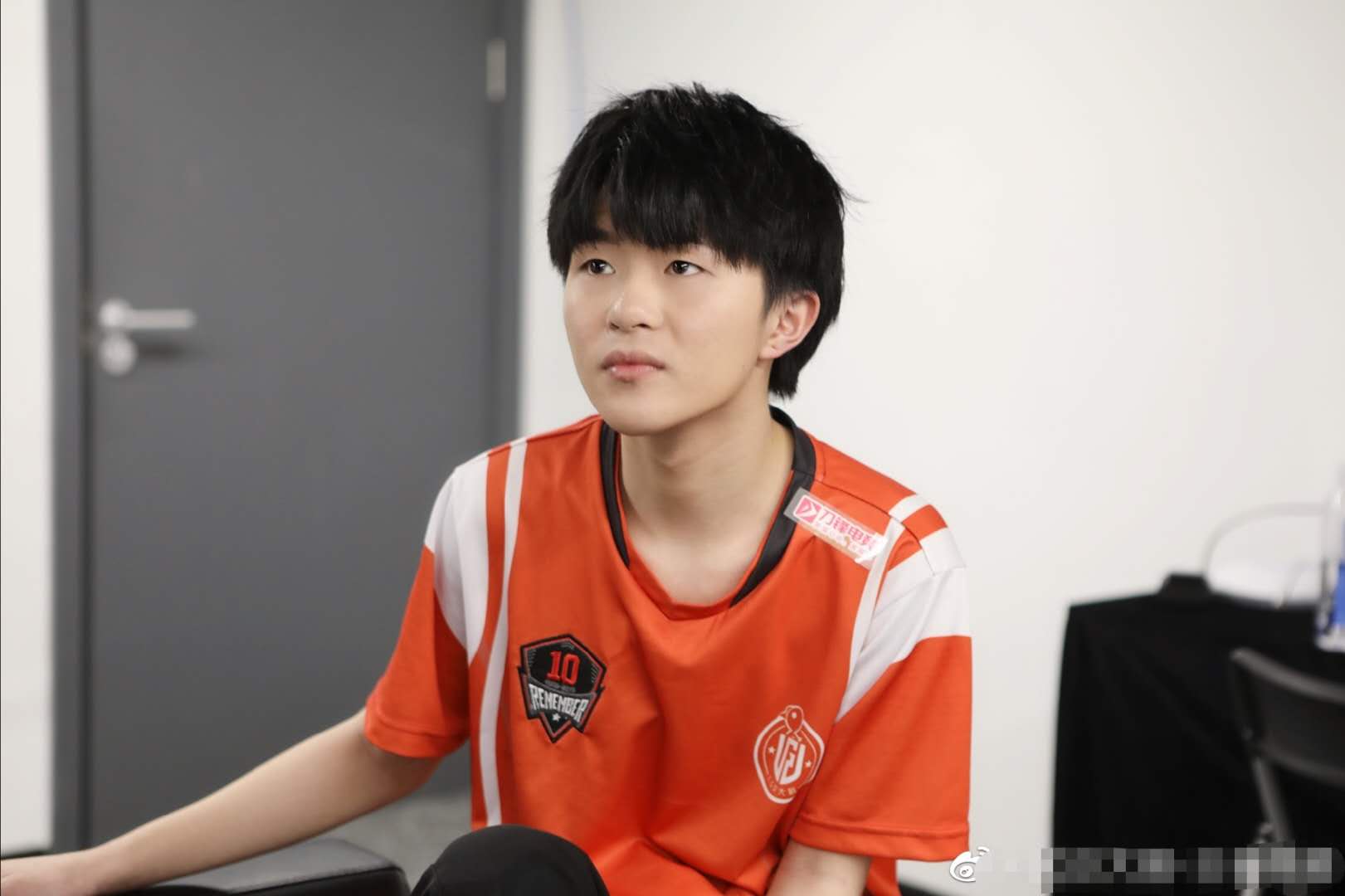 lgd大鹅赛后采访太"扎心",狂人句句戳中"痛点",晨阳强忍泪水!