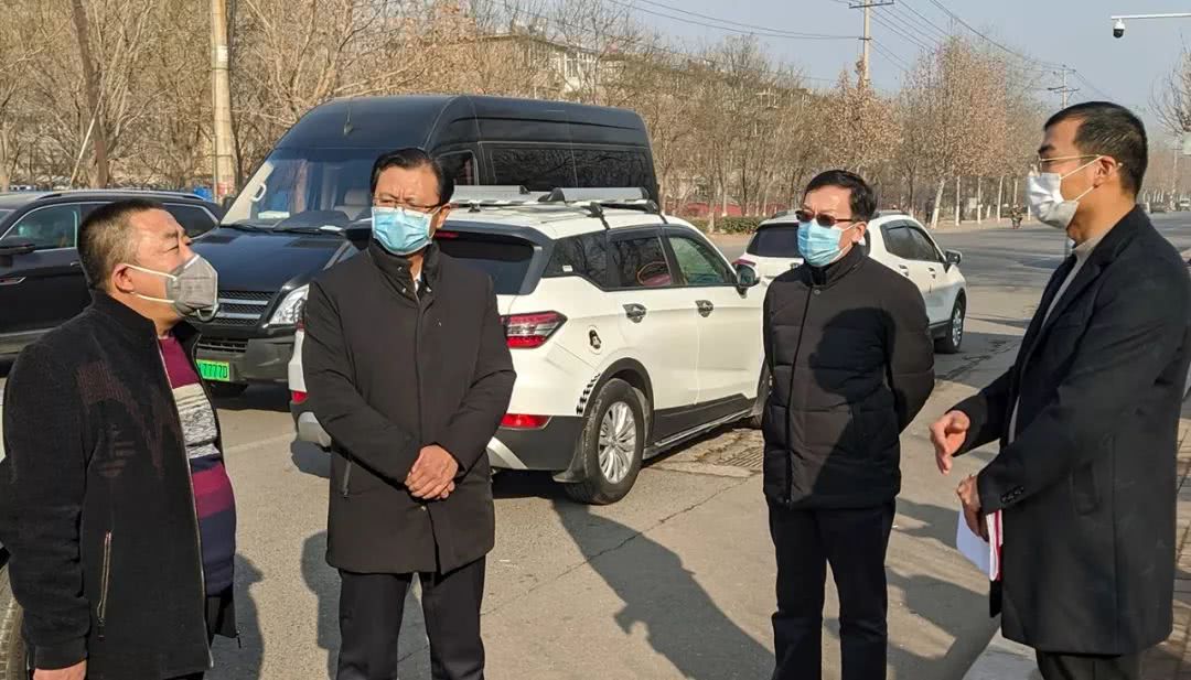 区委书记朱文军看望慰问疫情防控一线志愿者