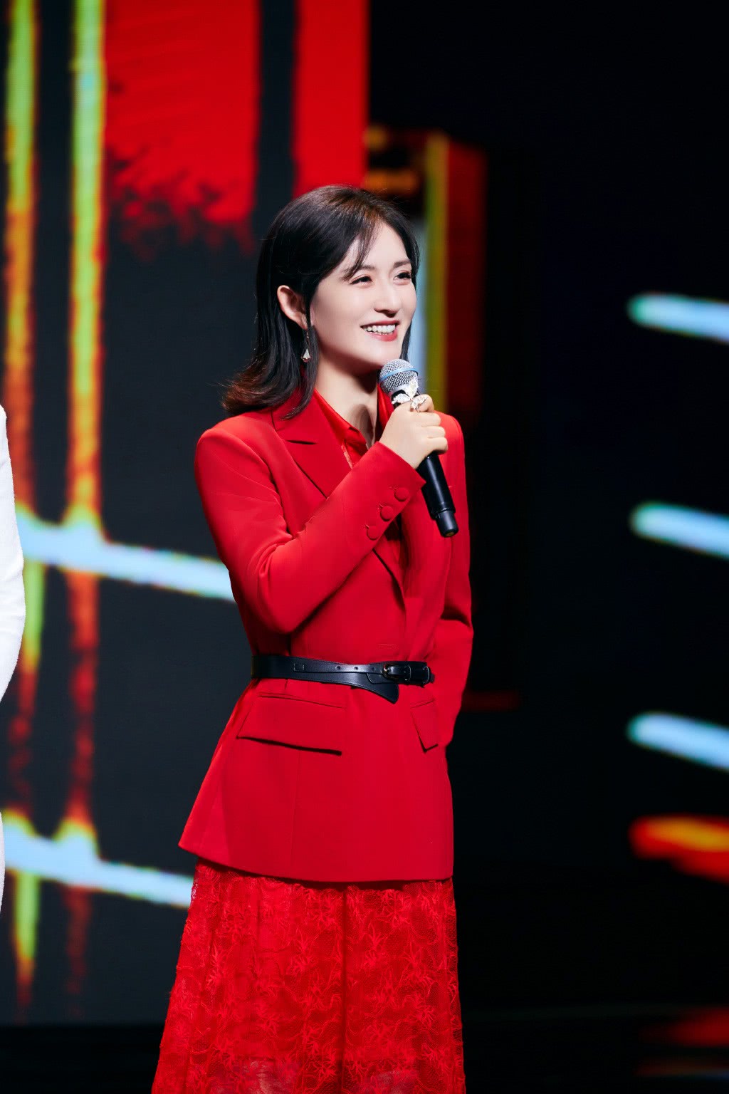 谢娜,央视,蕾丝裙