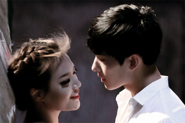 明星的荧幕初吻给了谁?杨幂给了陈坤,林志玲让人想不到