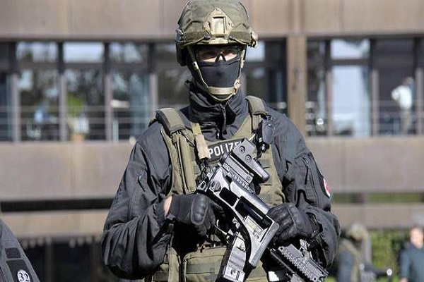 更关心你 美军少将爆出猛料,特种部队突袭中情局,缴获大量舞弊证据