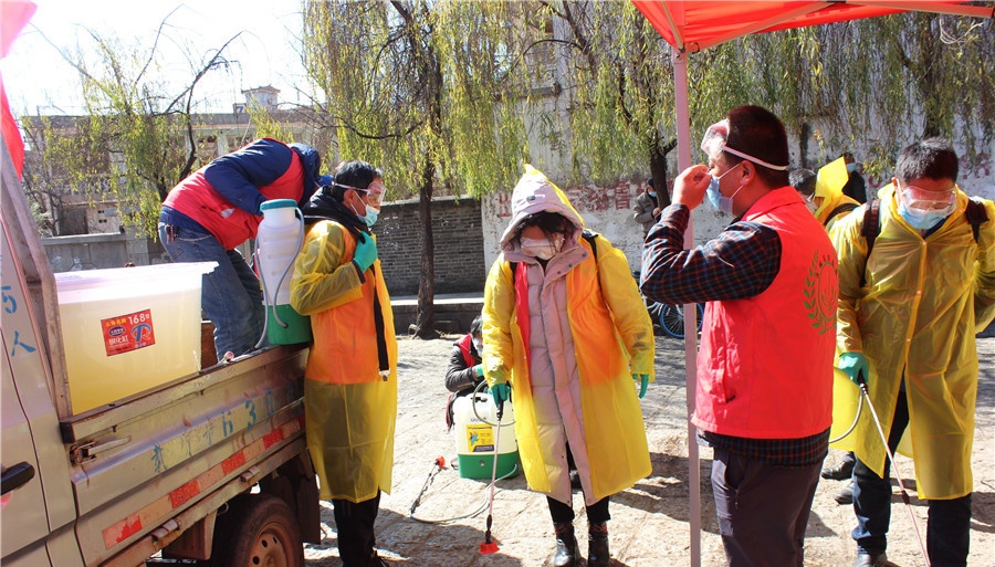 云南丽江:疫情防控和春耕生产两不误