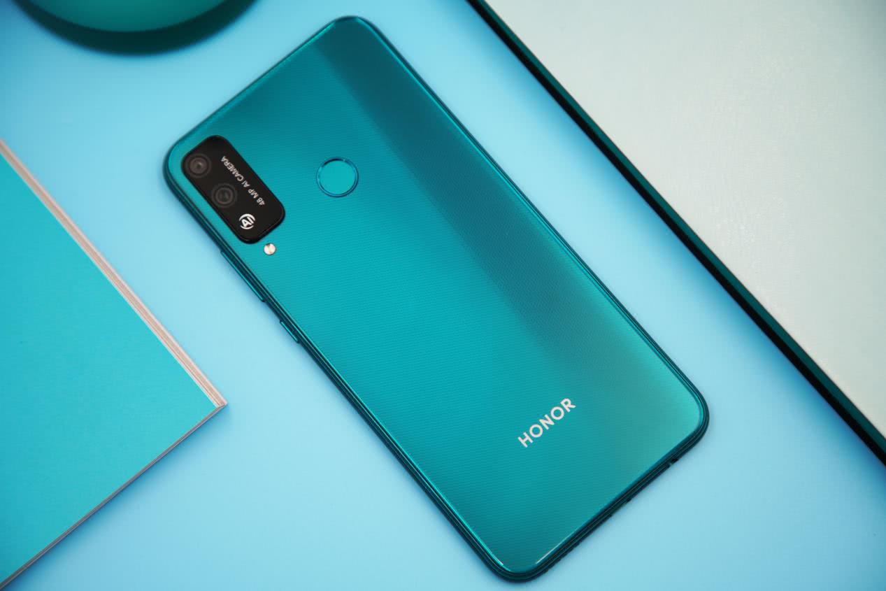 荣耀play4t:四点告诉你为什么它是"5g普及前年轻人的更好选择"