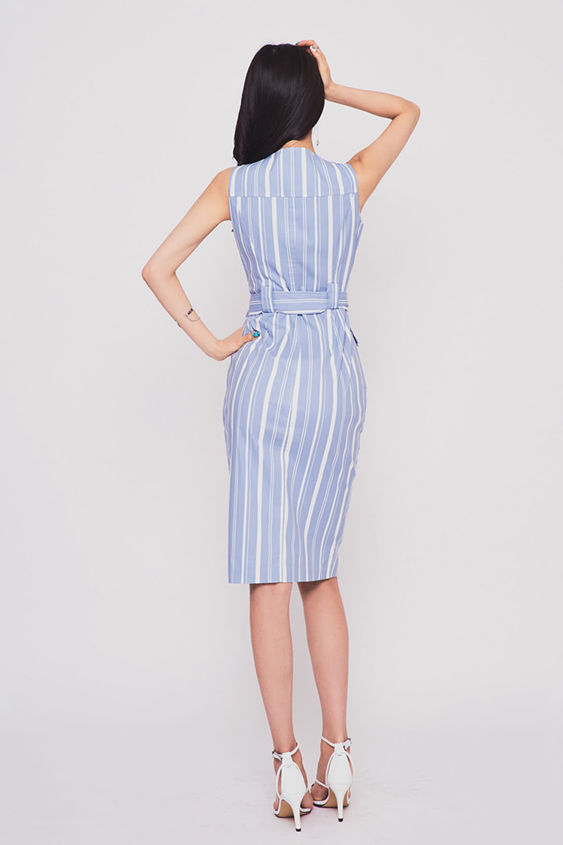 蓝白条纹休闲连衣裙,无论什么场合都适合