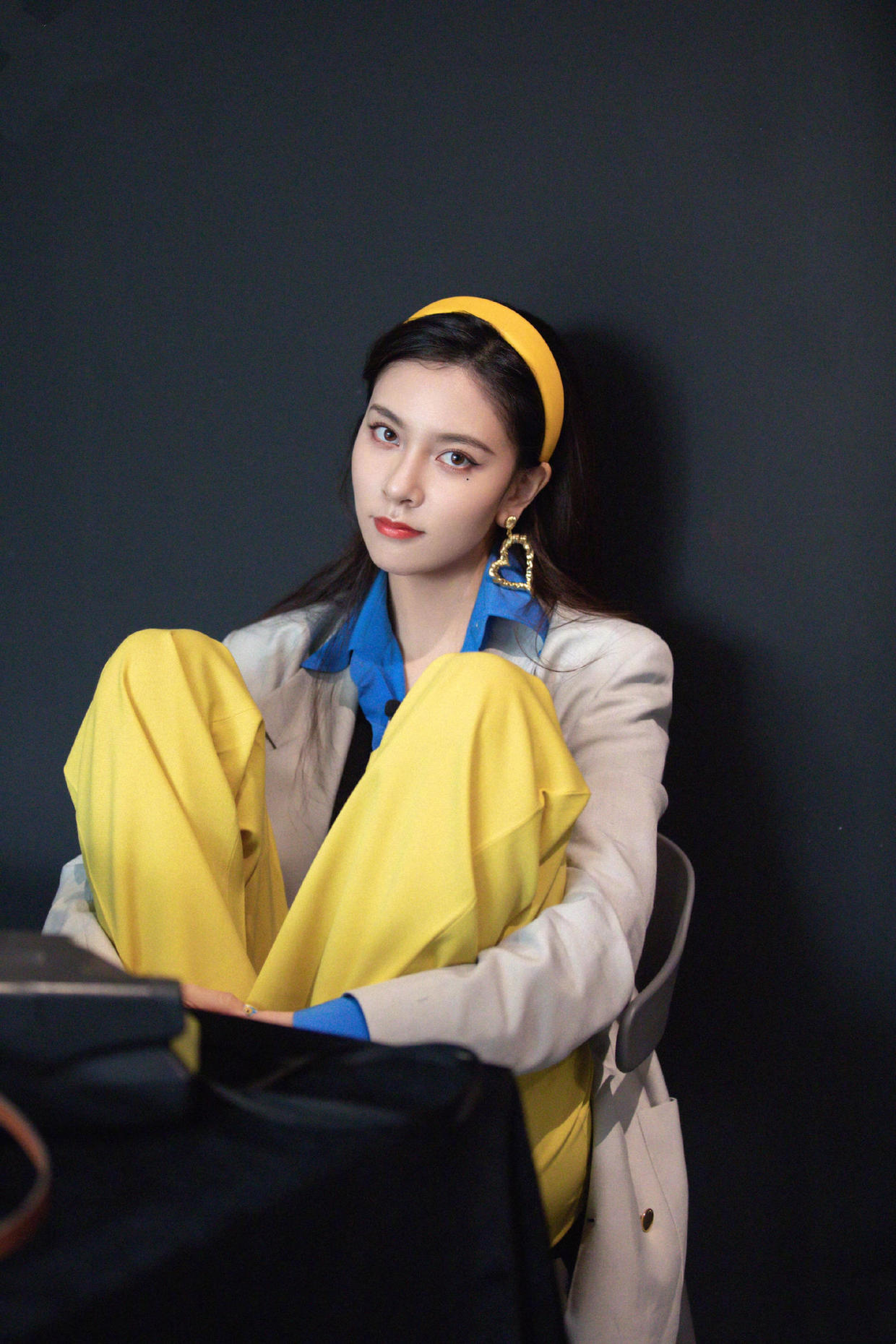 宋妍霏厉害了!一身西服穿成"教科书",单身后更加会穿,真时尚