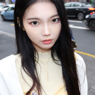 李熙凝退赛后旧照曝光,看清她的颜值后,撞脸同样退赛的申冰