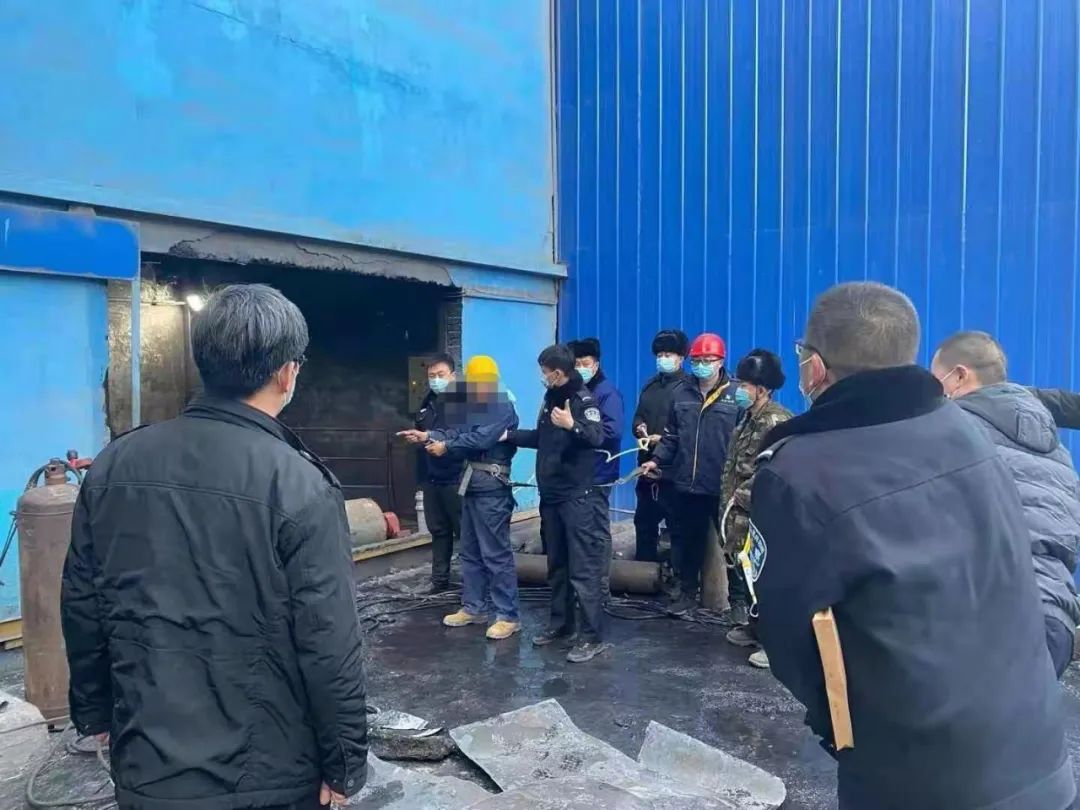 唐山一钢铁工人2次纵火烧钢厂!