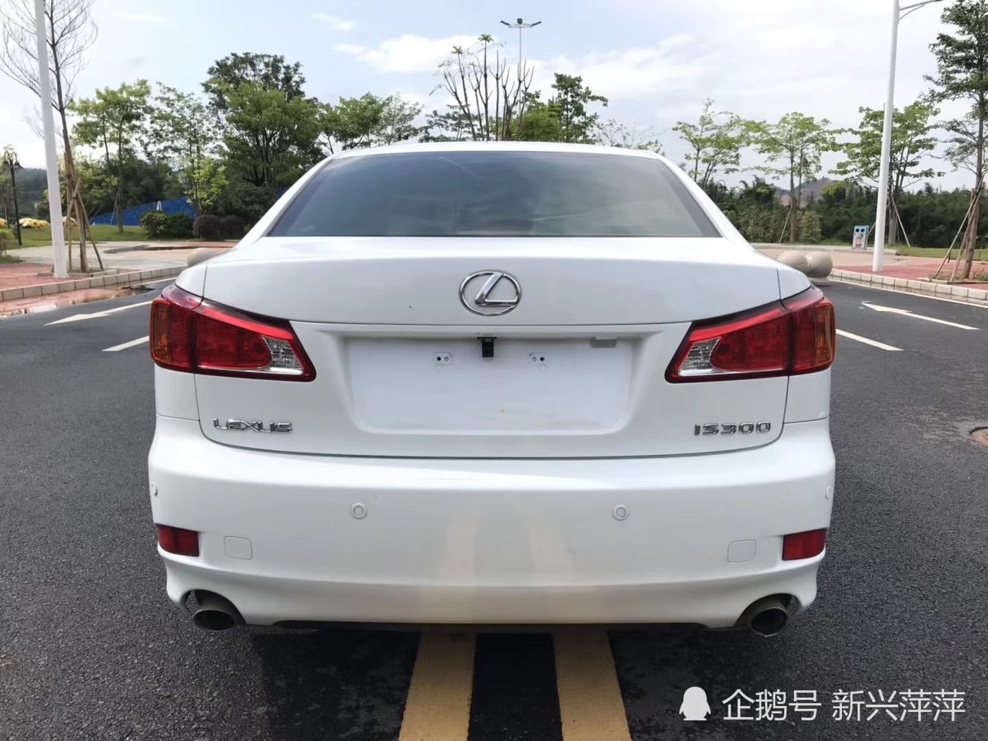 10年雷克萨斯is300,3.0v6发动机,能看出这车子改过色吗