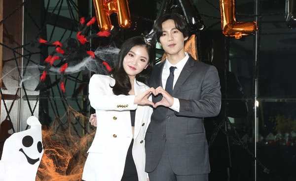 王欣晨看iu演唱会 认识韩男团队长