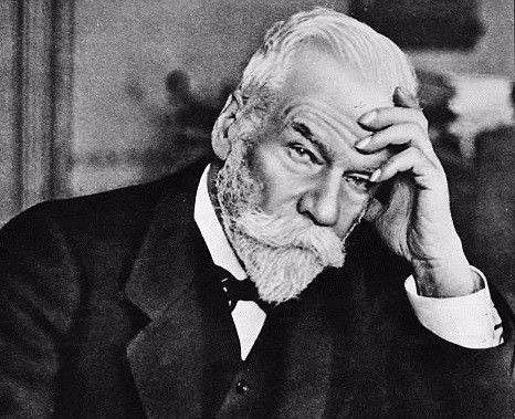 他比肩诺贝尔还创办了索尔维大会