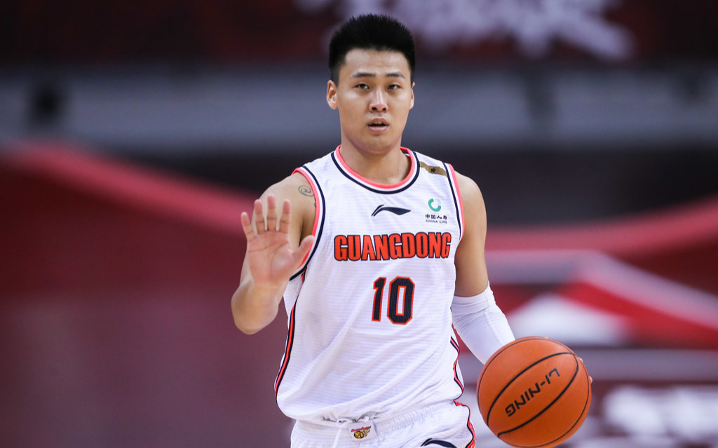 我们来聊聊广东后卫赵睿,看看这个队友和对手口中完全不一样的球员