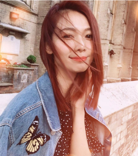 10月10日,据媒体报道,杨秀惠已与拍拖7年的圈外男友秘婚.