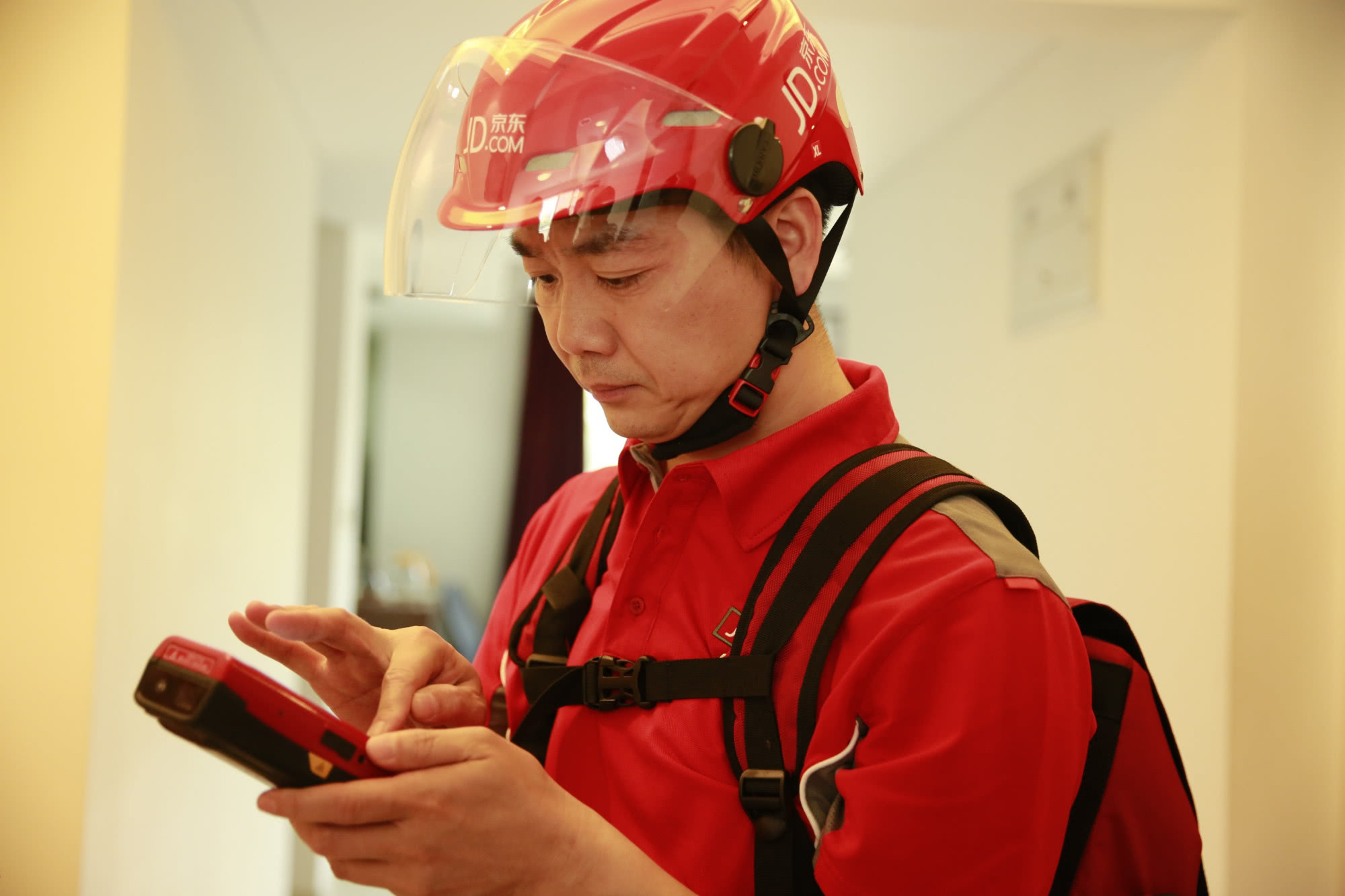 京东推出最新政策,20万员工为之沸腾,更让大家看清了刘强东!