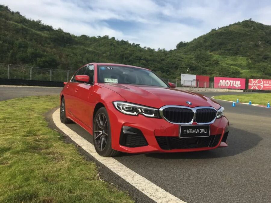 赛车场狂飙 600公里深度试驾全新bmw3系 运动王者更加智能豪华
