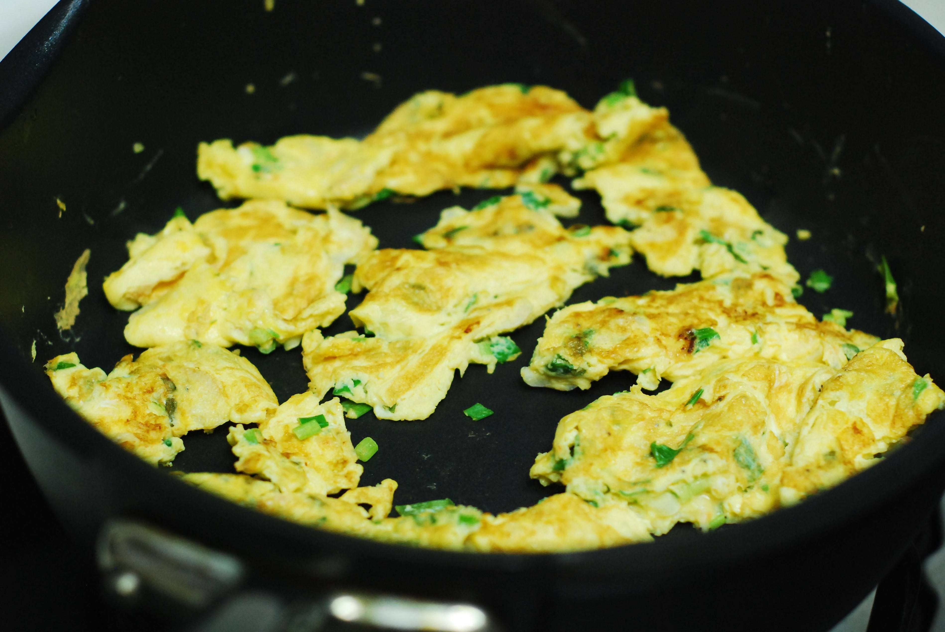 鸡蛋配一宝炒菜吃,孩子常吃,眼睛不近视,肝脏也越来越健康