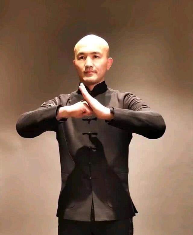 武僧一龙曝光全年隐退原因:不退赛可能终生瘫痪,连累未来妻子