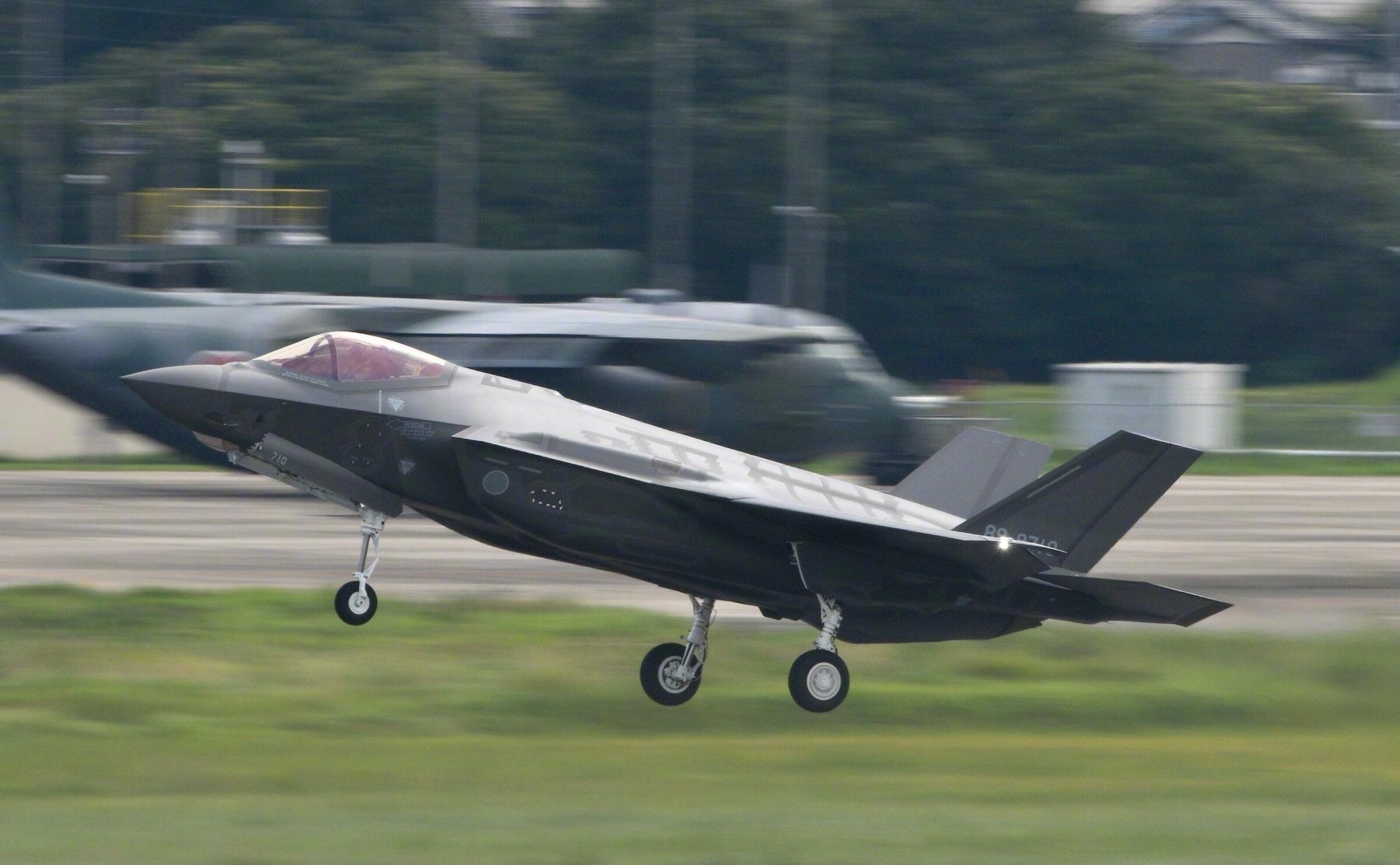 日本f35坠海草草了事,阵亡飞行员承担一切,美日交易正常进行