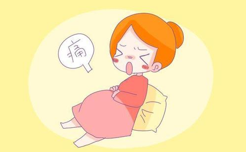 羊水破裂 羊水是无色,清澈带有腥味的液体,如果在孕晚期