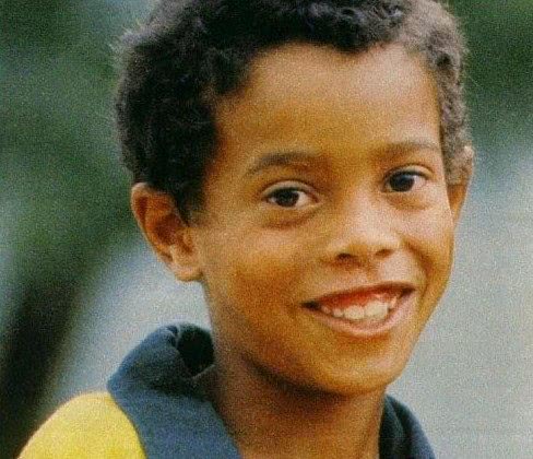 小罗40岁生日快乐!如果你爱足球,怎么会不爱罗纳尔迪尼奥