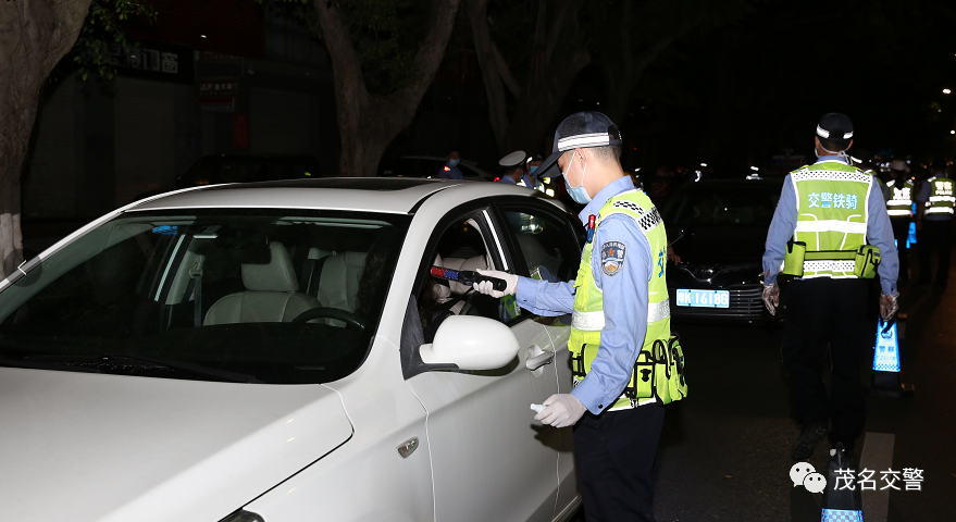 茂名交警开展第二次全省周末夜查统一行动