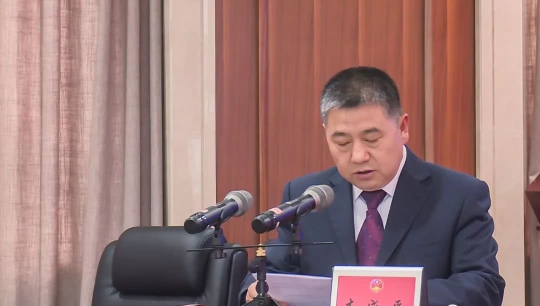 第十九次会议,市人大常委会主任支成平,副主任方奇政,王文峰,吴忠幸