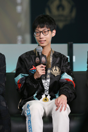 世冠fmvp暖阳:想多赚钱回报父母