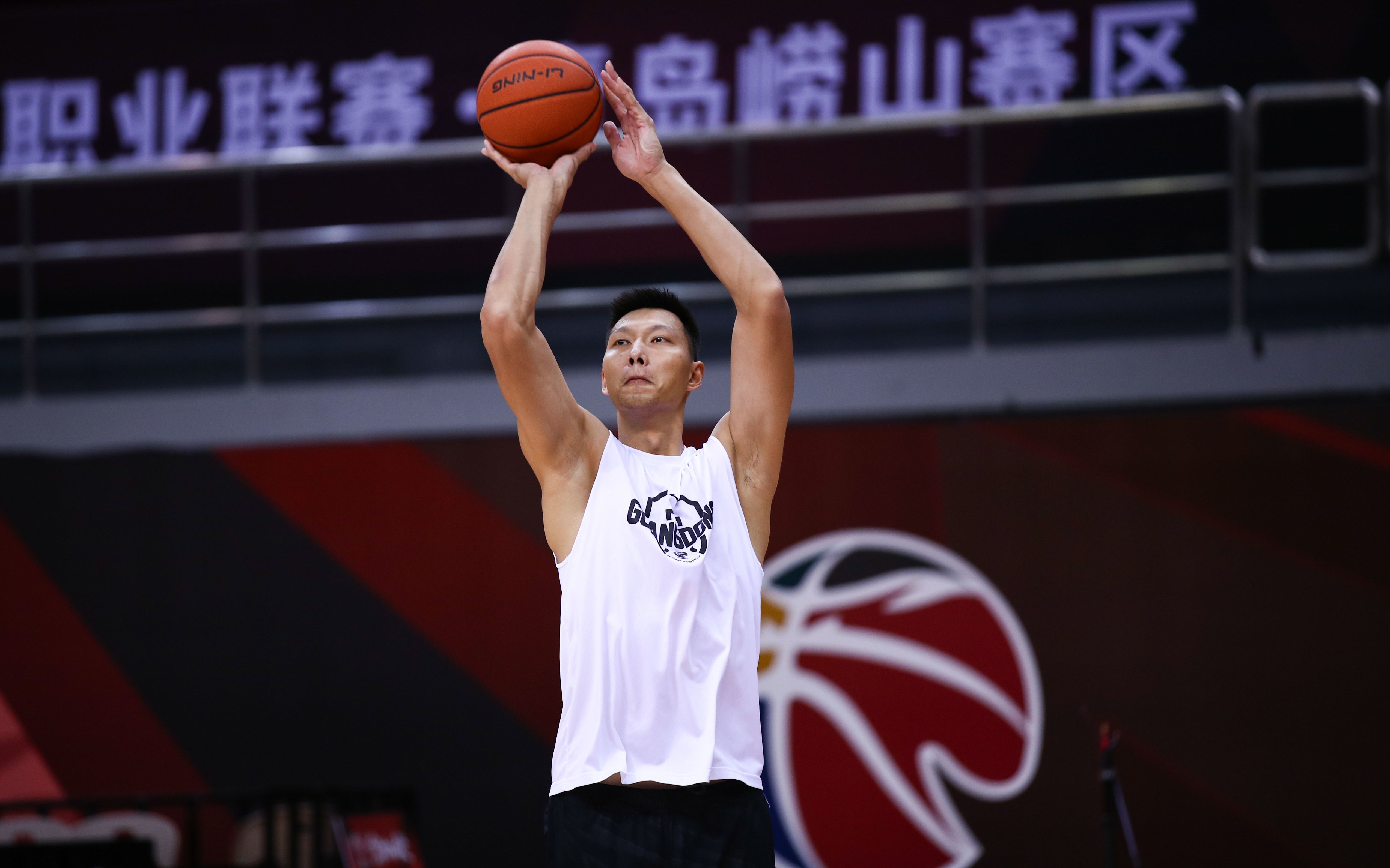 新京报讯(记者 刘晨)cba总决赛今晚将展开次回合较量,首战告捷的广东