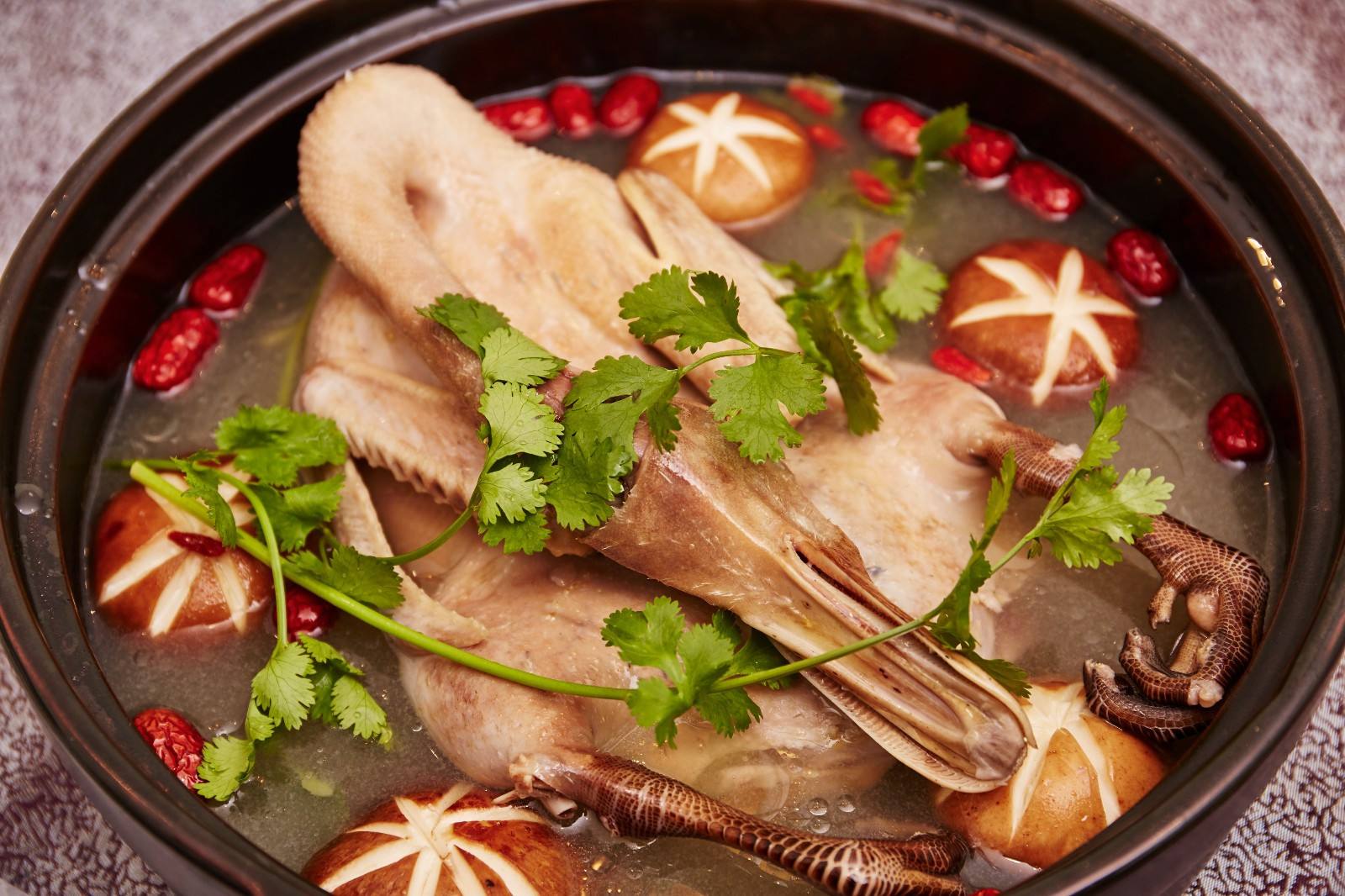 天凉了,来碗热汤暖胃又舒心!