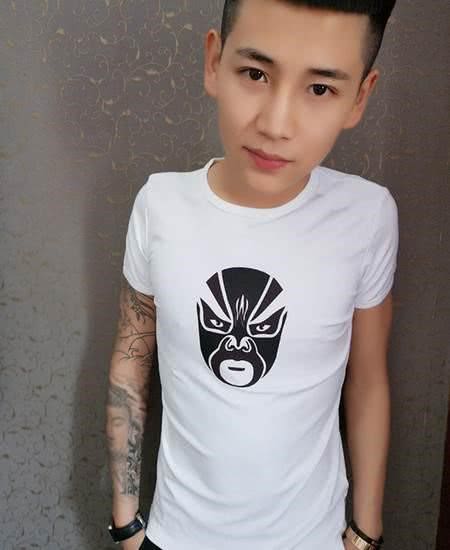 快手大乱,被封杀网红又回归?浩南直播下跪,网友:网红多戏精