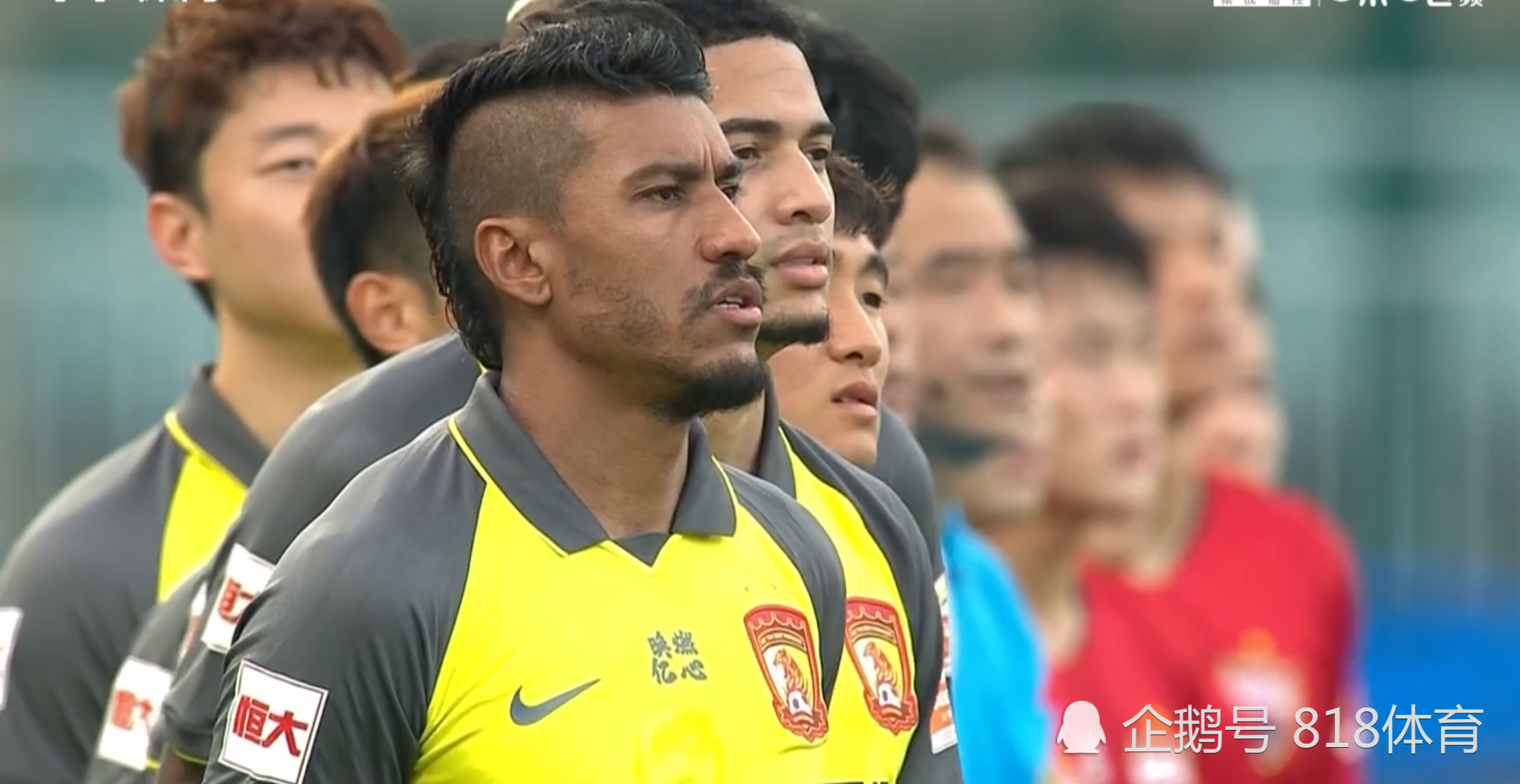 保利尼奥赛前高唱中国国歌:前进进,归化球员蒋光泰滥竽充数