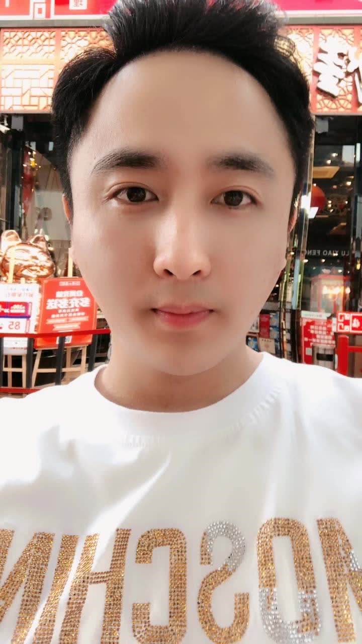 快手公开承认身价过亿的网红:张二嫂垫底,散打二驴加起来不如他