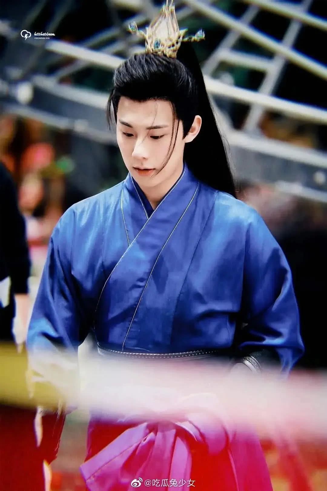 0?fmt=jpg&size=118&h=1349&w=900&ppv=1