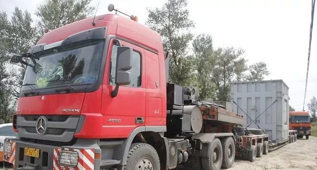 重庆保时捷女司机李月认错,自曝婚恋家庭生意;帽子姐软肋在这里