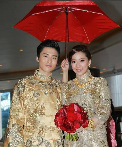 香港玩具大王,曾为儿子花7亿娶女星,百亿家财却留给两个女儿