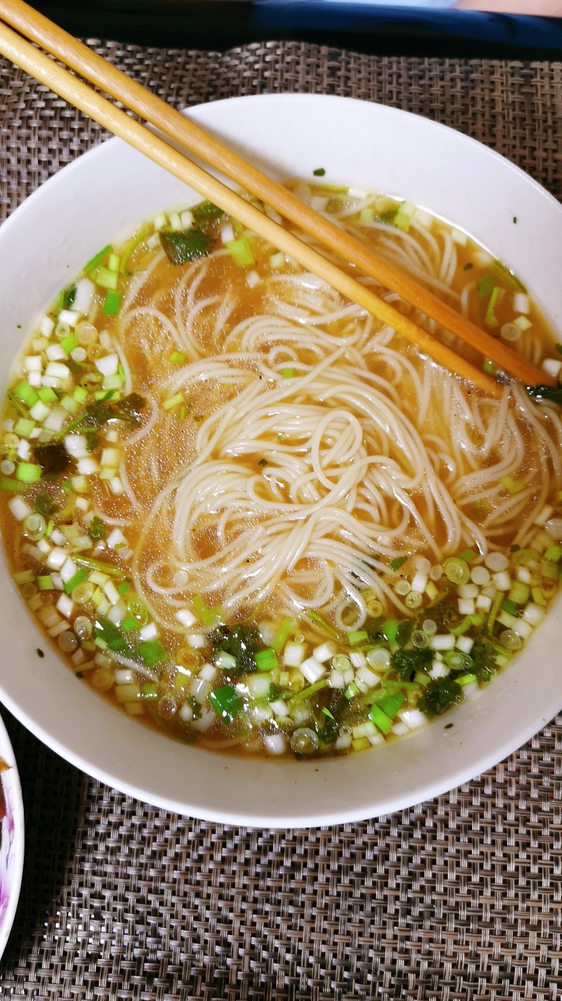 早餐葱香面,简单易做,营养美味