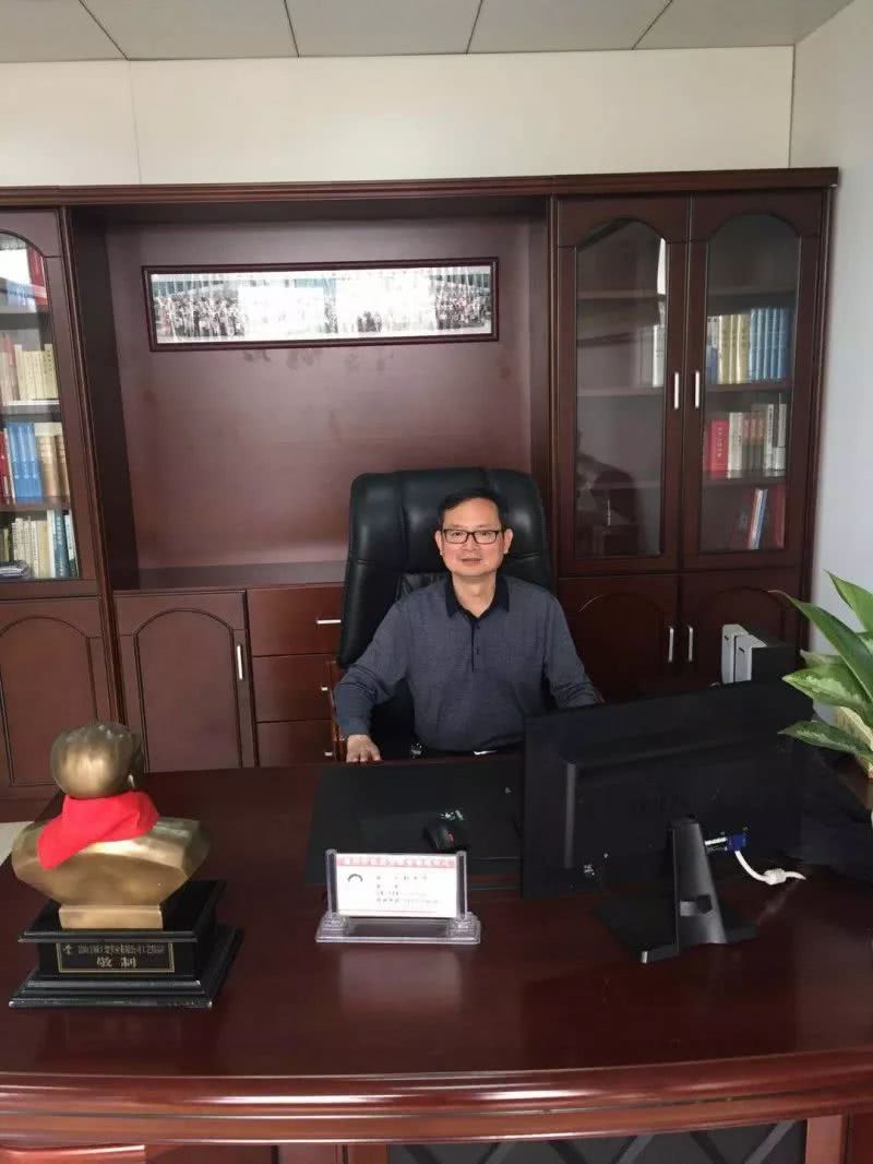 彭中华:十六字令·峨眉山