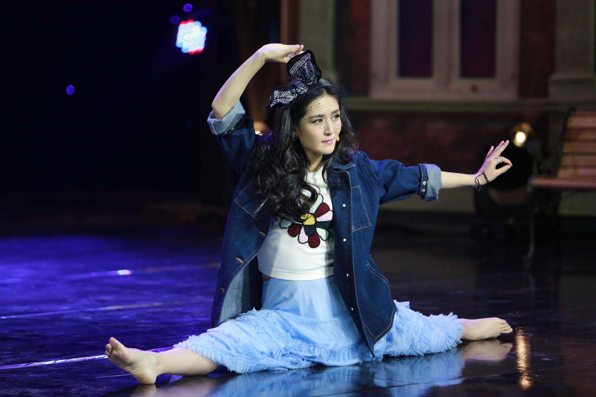 谢娜录快本玩手机?澄清是节目需要还有人不信,为什么她总受委屈