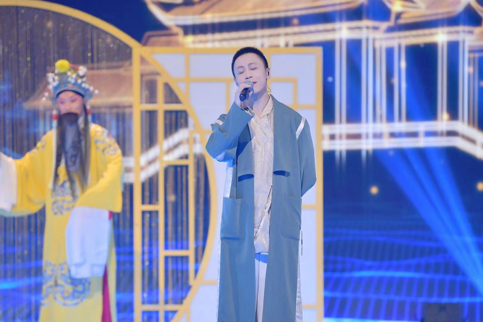 戴荃与华彩少年倾情献唱京剧版《君是山》 以古典诗意刻画浪漫情怀