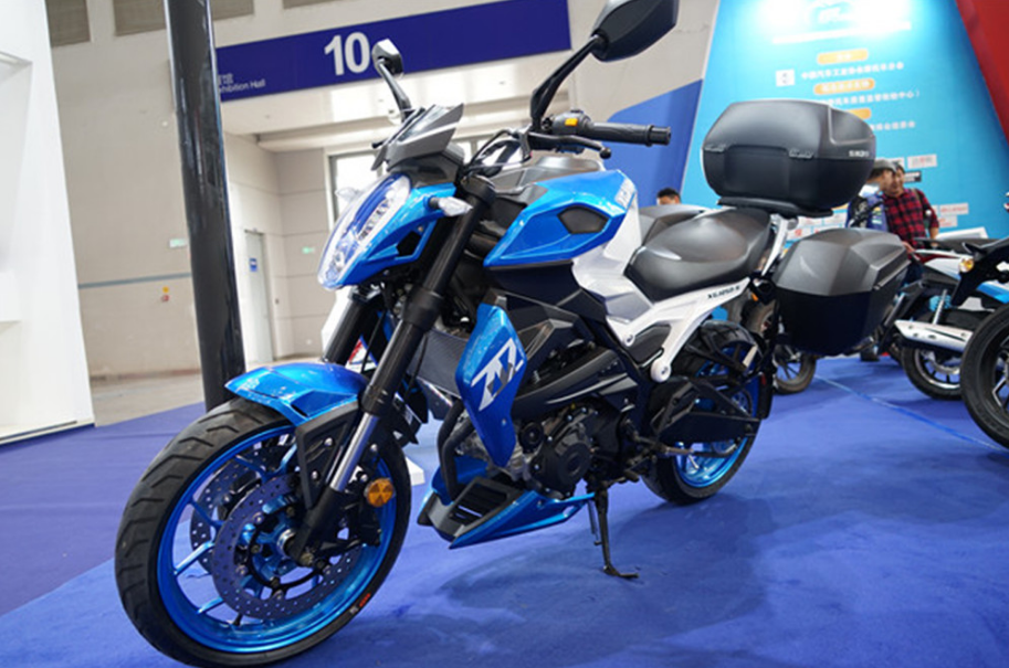 新感觉双缸运动街车,水冷机23.5kw续航500km,可调悬架 abs