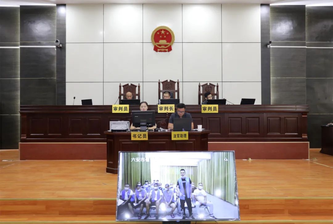 在法庭辩论阶段,控辩双方就恶势力犯罪集团定性及指控犯罪事实,定罪