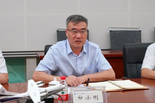 市长朱欢,市委常委,航空小镇党工委书记陈文岳一行到航空工业通飞,就