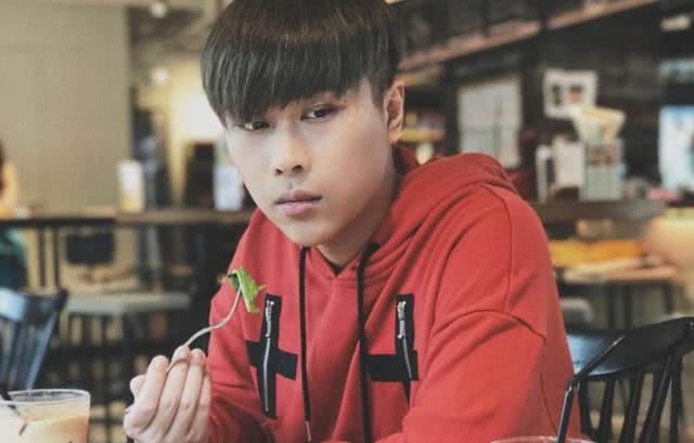 lol小智触碰帝师底线,两人现场开撕!因卢本伟事件差点恩断义绝