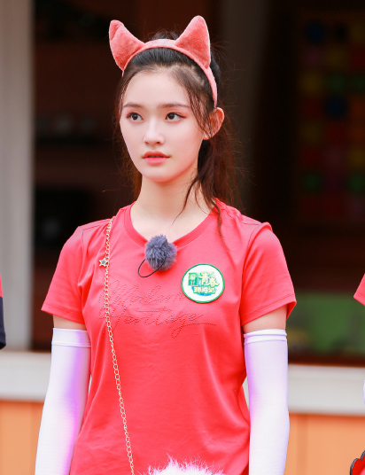 林允清秀综艺剧照.