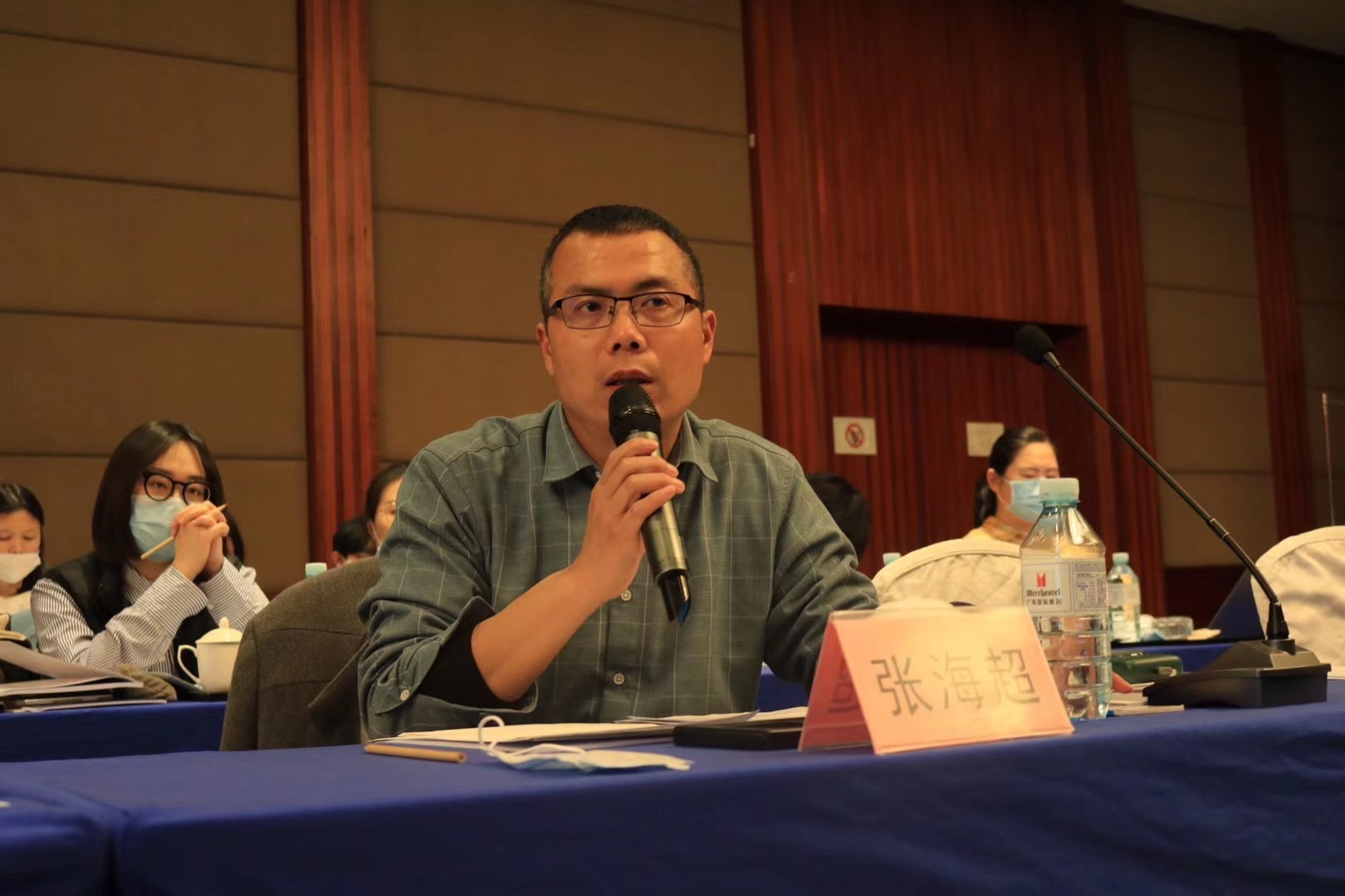 "开胸验肺"事件后市委书记收了企业40万 张海超:曾以为他是好领导