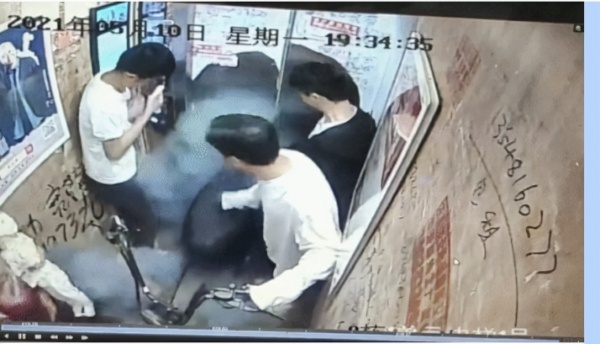  下载 成都电瓶车爆燃案新进展：女婴身体疤痕增生严重，家属将